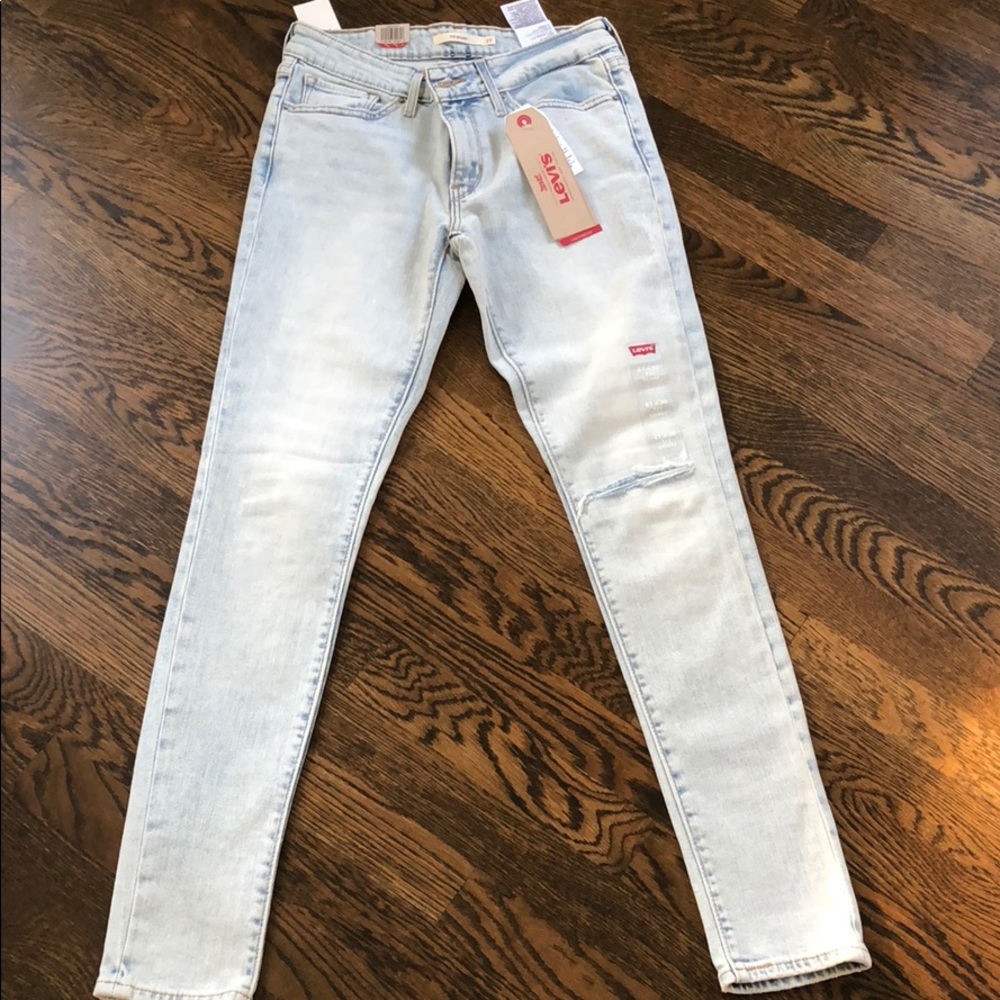 NWT Levi’s
